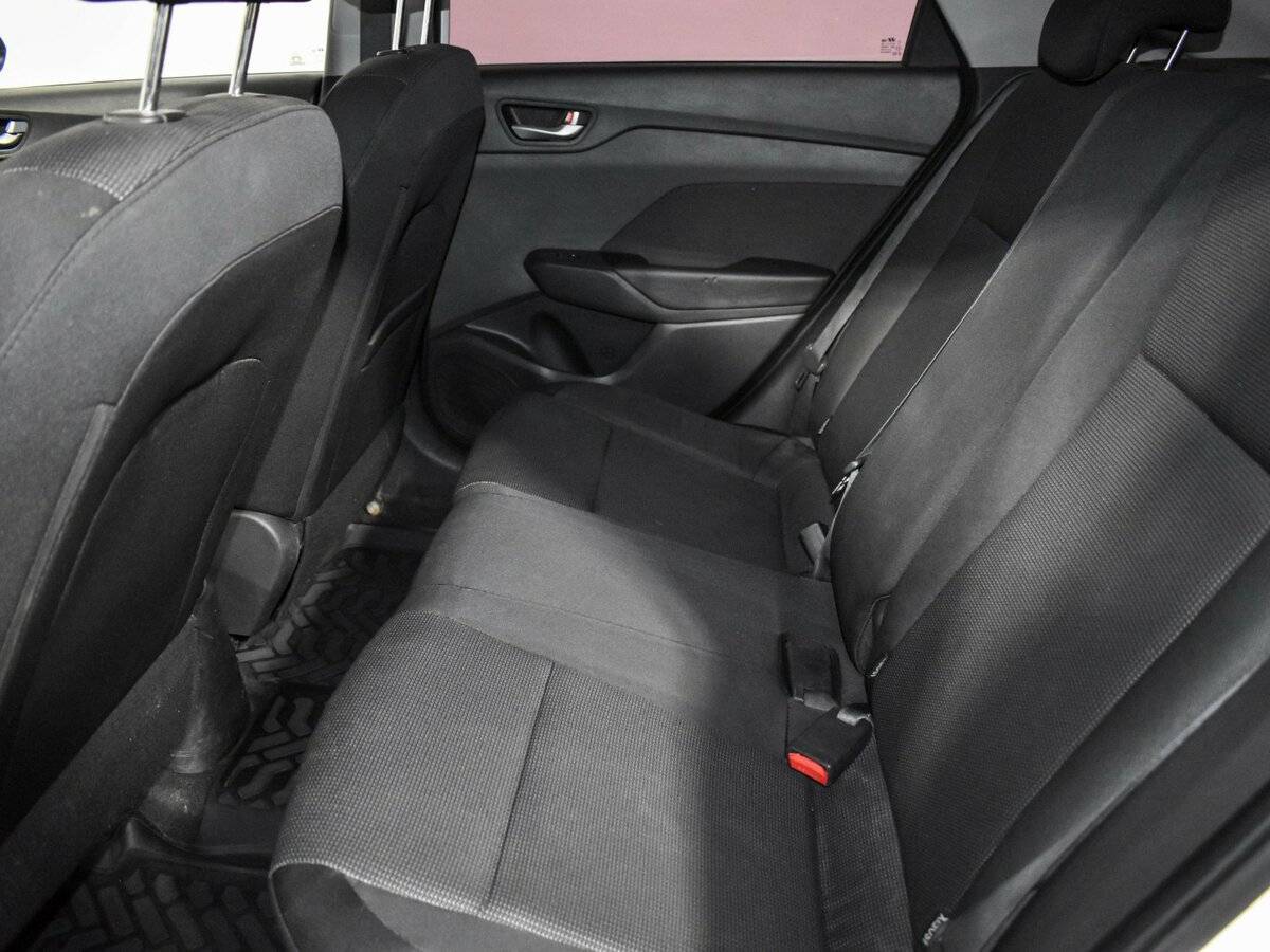 Hyundai Solaris с пробегом — 2017 год. Фото: #8