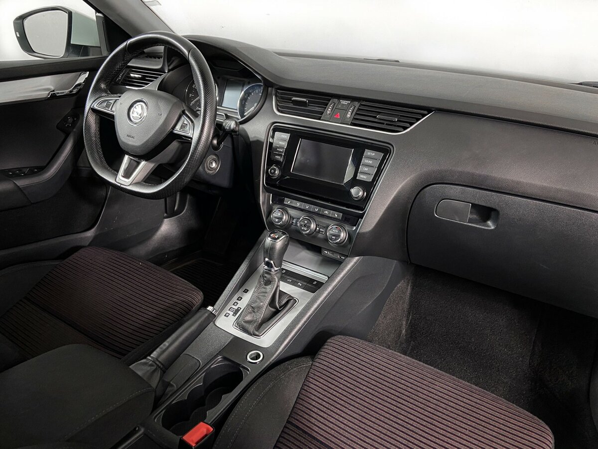 Skoda Octavia с пробегом — 2015 год. Фото: #8