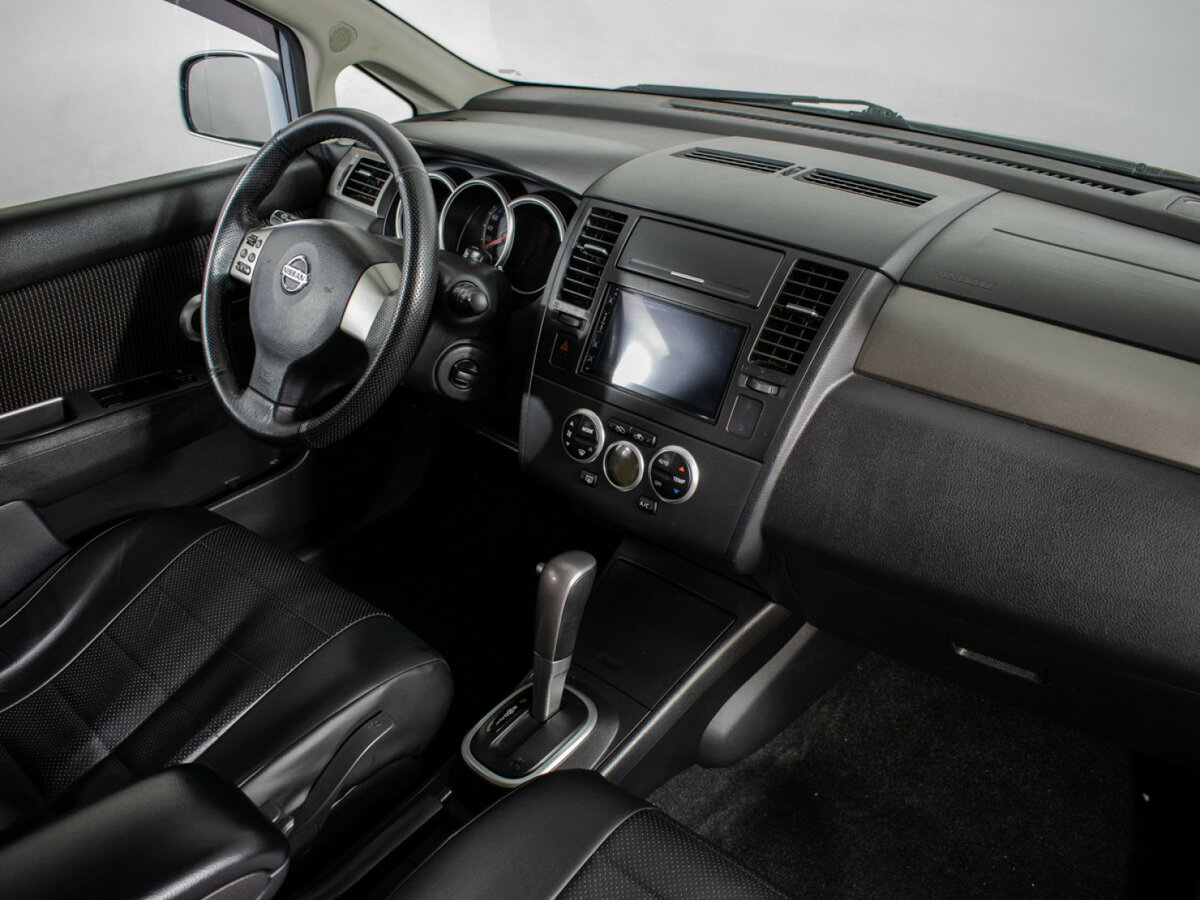 Nissan Tiida с пробегом — 2013 год. Фото: #8