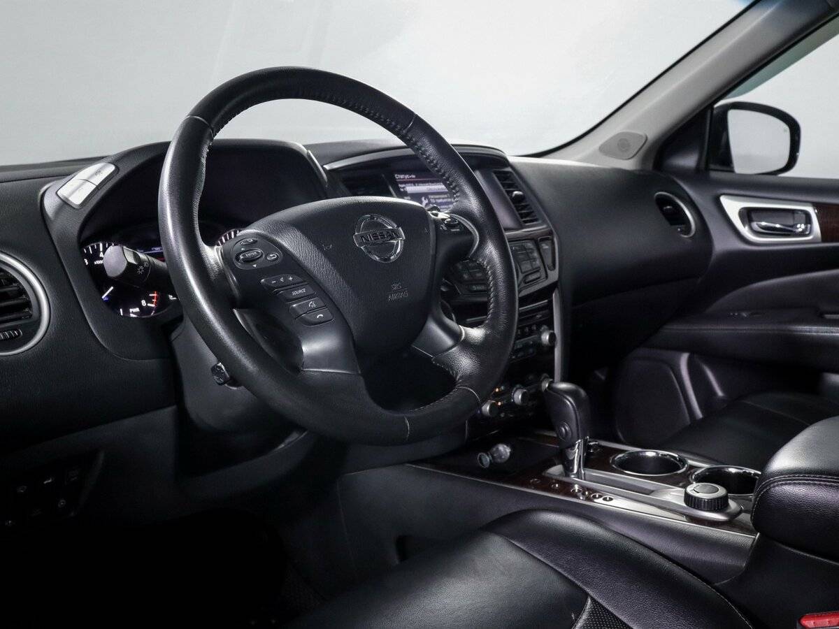 Nissan Pathfinder с пробегом — 2015 год. Фото: #12