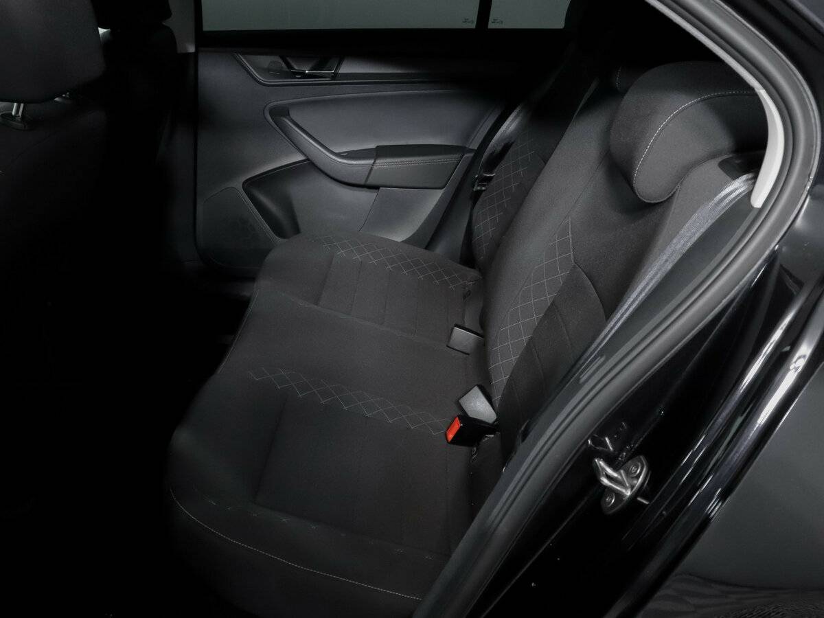 Skoda Rapid с пробегом — 2021 год. Фото: #7