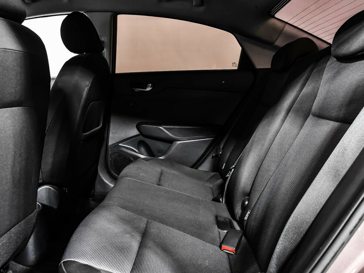 Hyundai Solaris с пробегом — 2020 год. Фото: #9