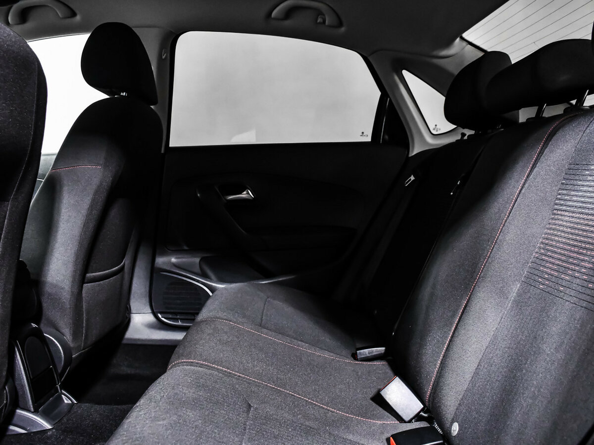 Volkswagen Polo с пробегом — 2017 год. Фото: #10