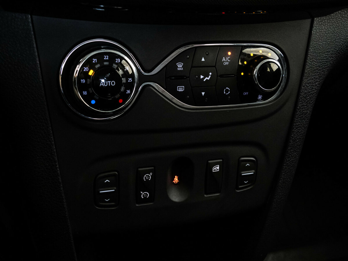 Renault Sandero с пробегом — 2018 год. Фото: #10