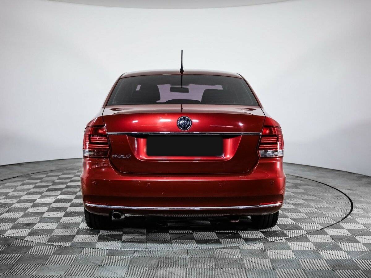 Volkswagen Polo с пробегом — 2015 год. Фото: #3