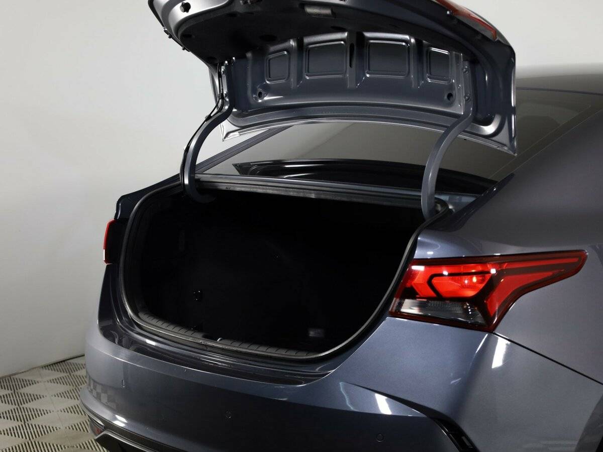 Hyundai Solaris с пробегом — 2021 год. Фото: #19