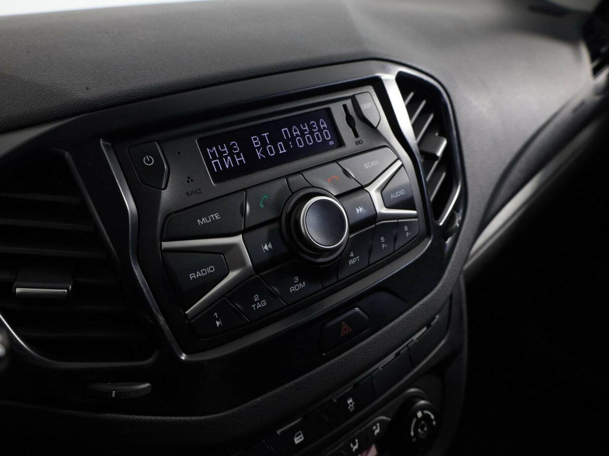 Lada (ВАЗ) Vesta с пробегом — 2017 год. Фото: #11