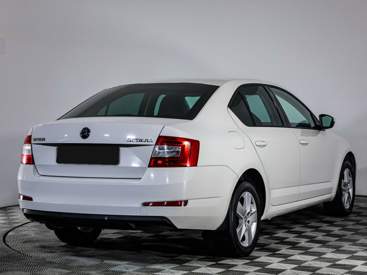 Skoda Octavia с пробегом — 2015 год. Фото: #3