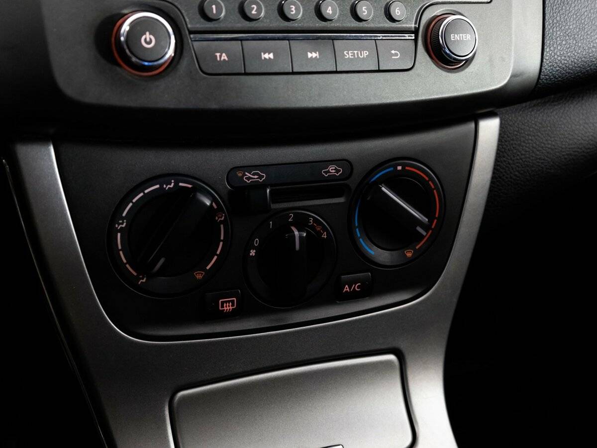 Nissan Sentra с пробегом — 2015 год. Фото: #10