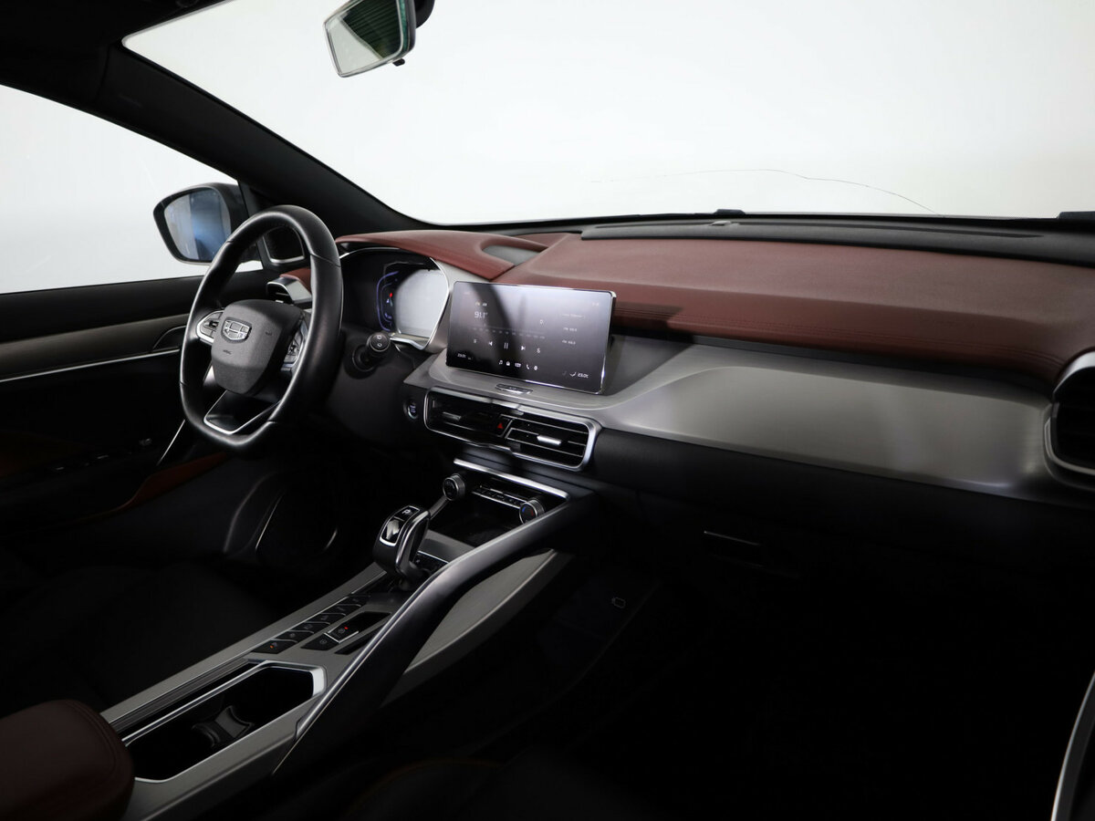 Geely Coolray с пробегом — 2022 год. Фото: #10