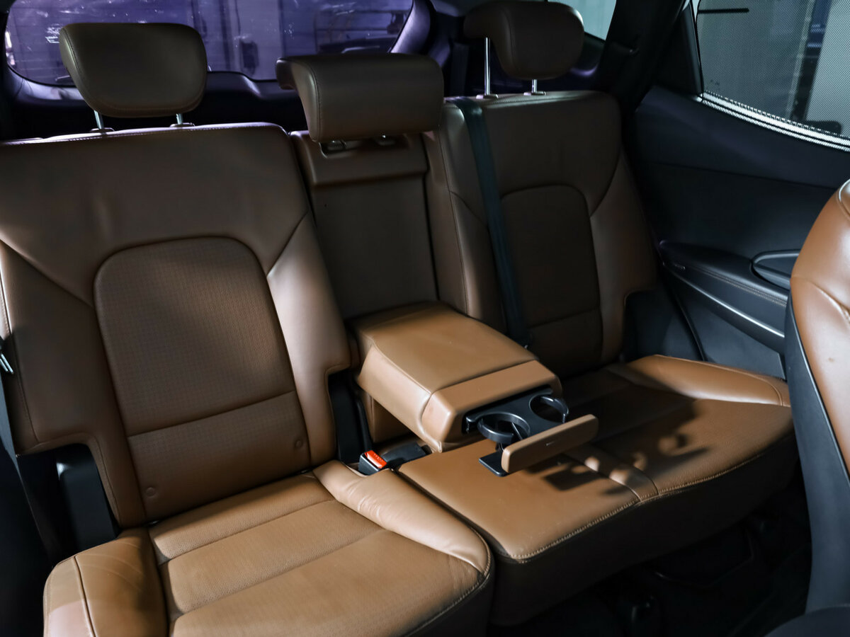 Hyundai Santa Fe с пробегом — 2012 год. Фото: #30