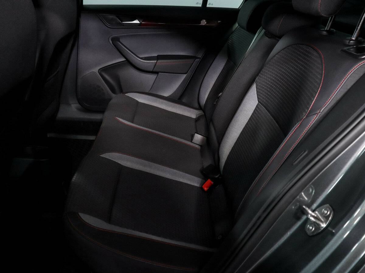 Volkswagen Polo с пробегом — 2021 год. Фото: #7