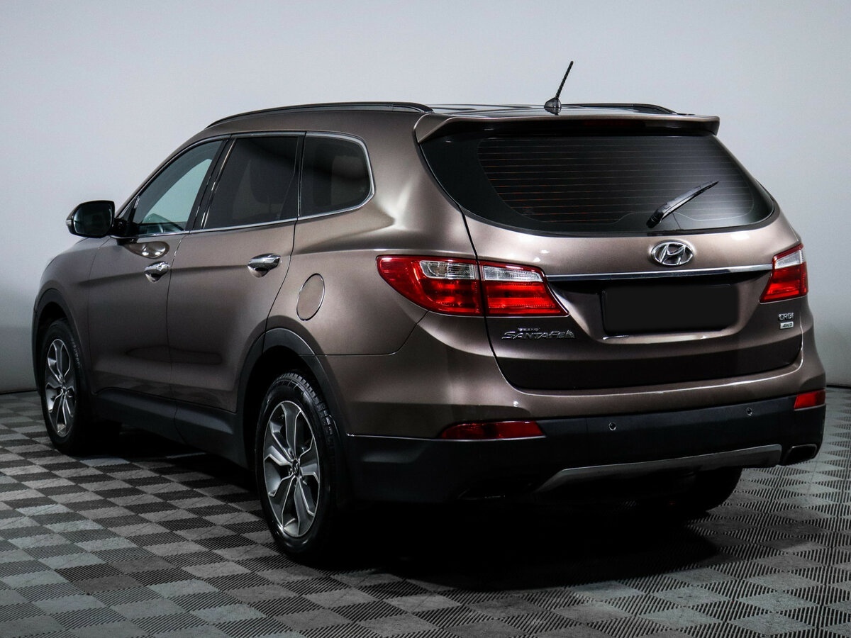 Hyundai Santa Fe с пробегом — 2014 год. Фото: #6