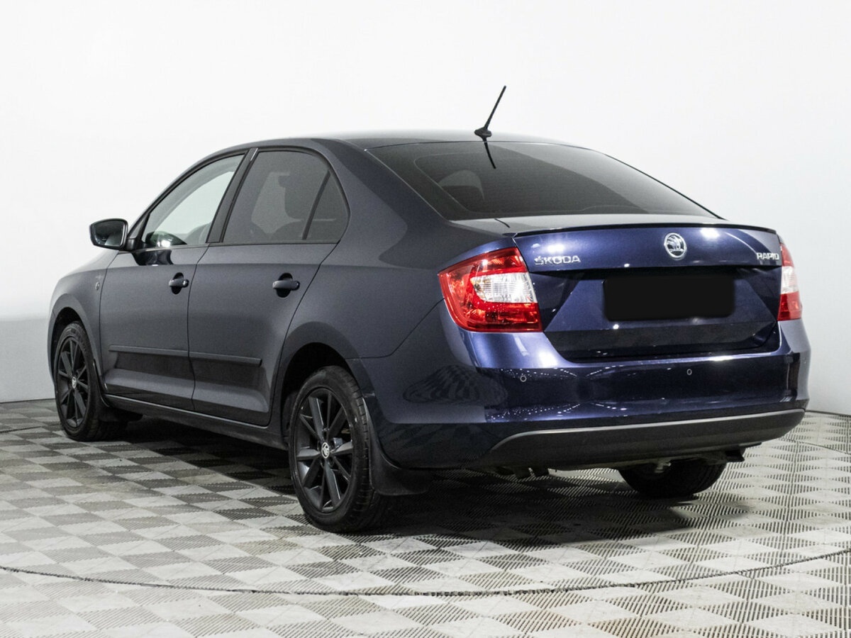Skoda Rapid с пробегом — 2016 год. Фото: #6