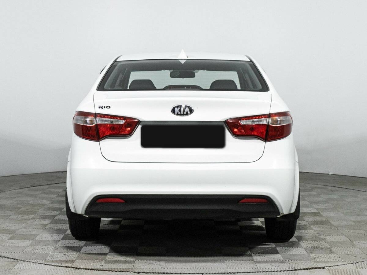 Kia Rio с пробегом — 2013 год. Фото: #5
