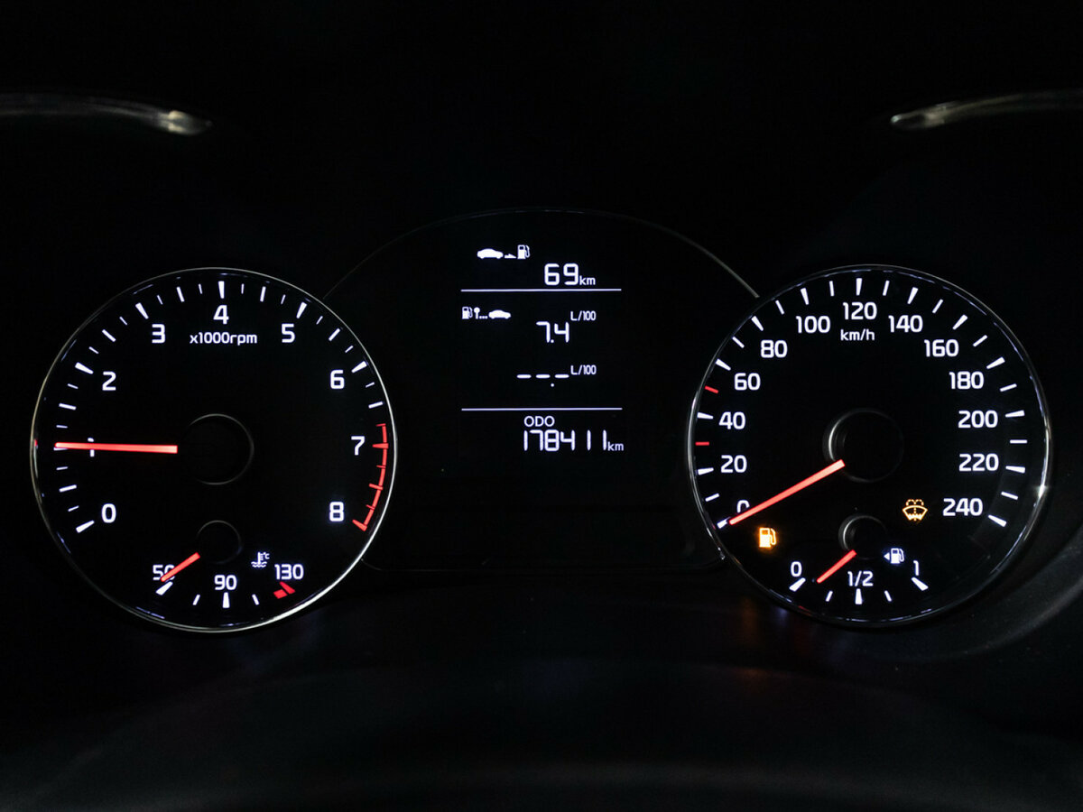 Kia Cerato с пробегом — 2015 год. Фото: #11