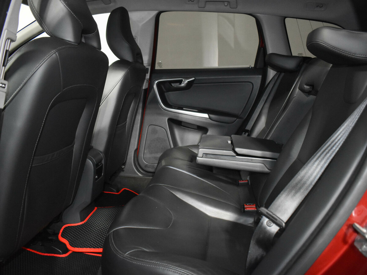 Volvo XC60 с пробегом — 2015 год. Фото: #11