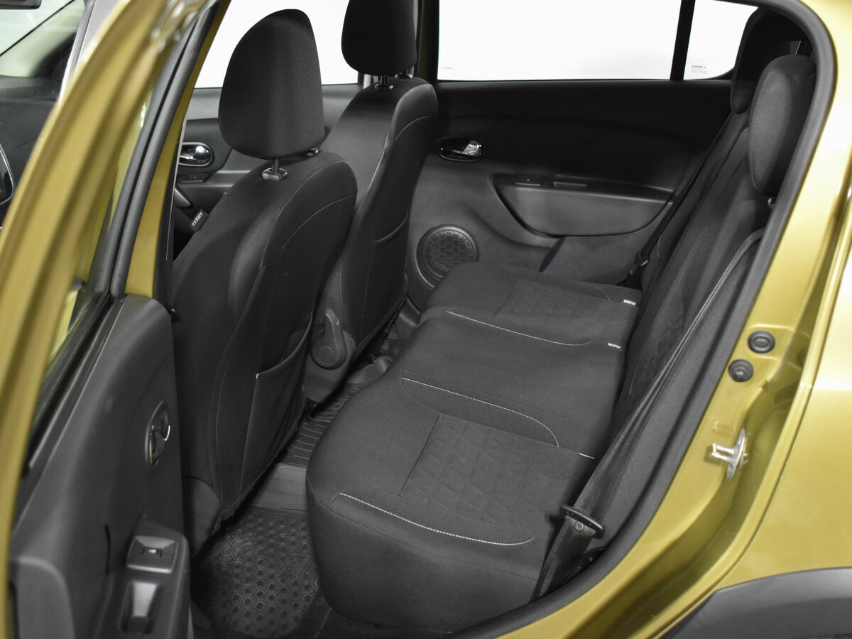 Renault Sandero с пробегом — 2016 год. Фото: #8