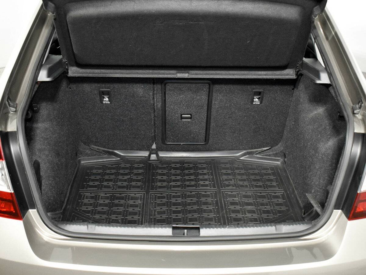 Skoda Rapid с пробегом — 2019 год. Фото: #18