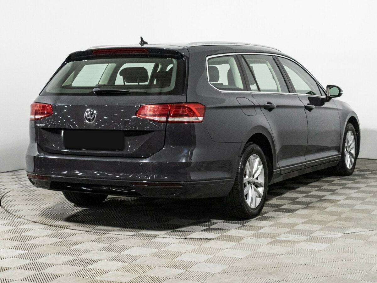 Volkswagen Passat с пробегом — 2019 год. Фото: #4