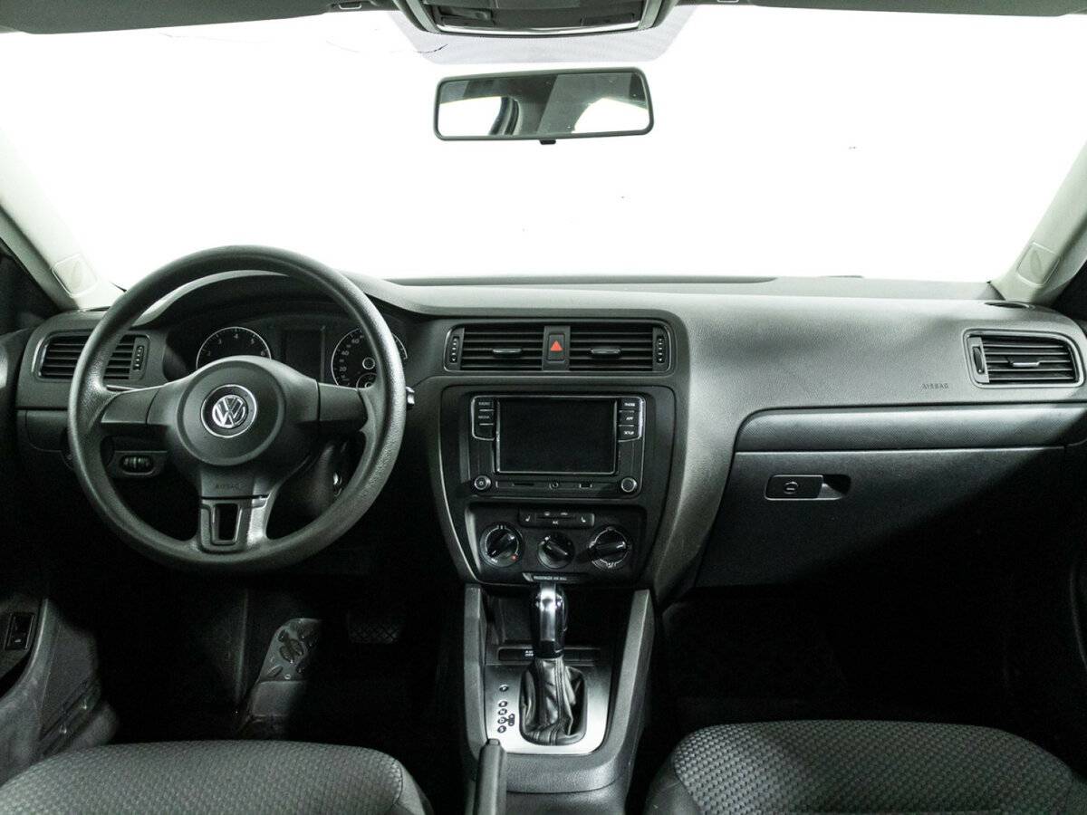 Volkswagen Jetta с пробегом — 2014 год. Фото: #12