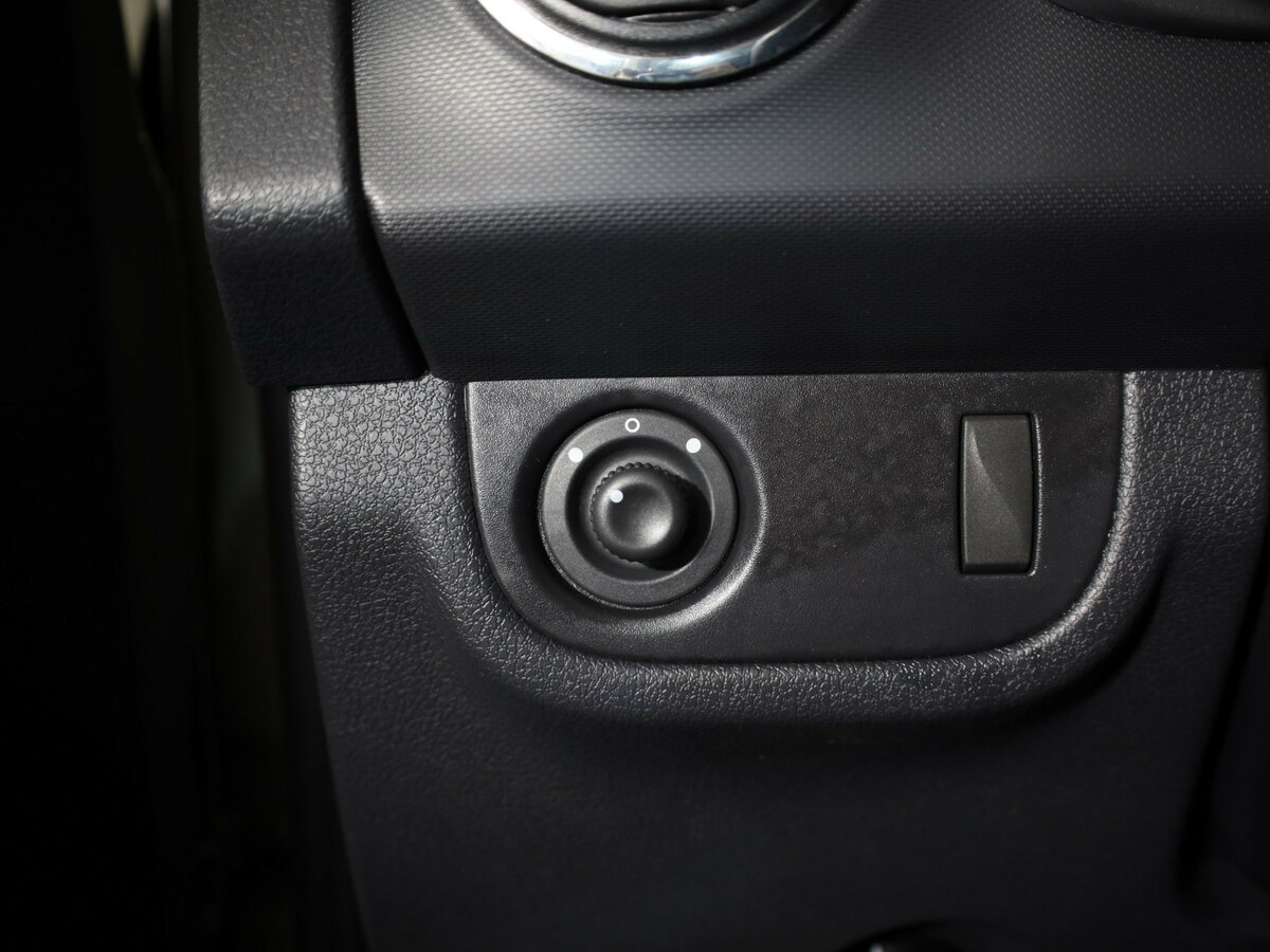 Renault Logan с пробегом — 2015 год. Фото: #15