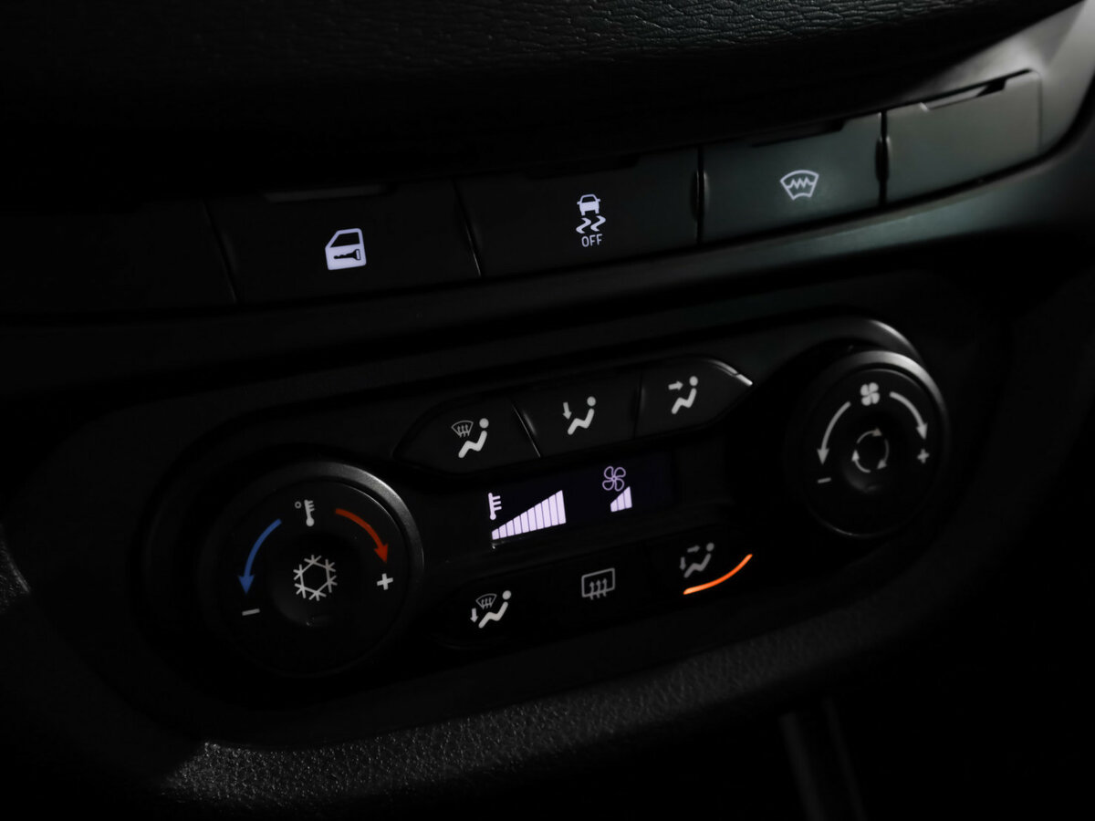 Lada (ВАЗ) Vesta с пробегом — 2021 год. Фото: #12