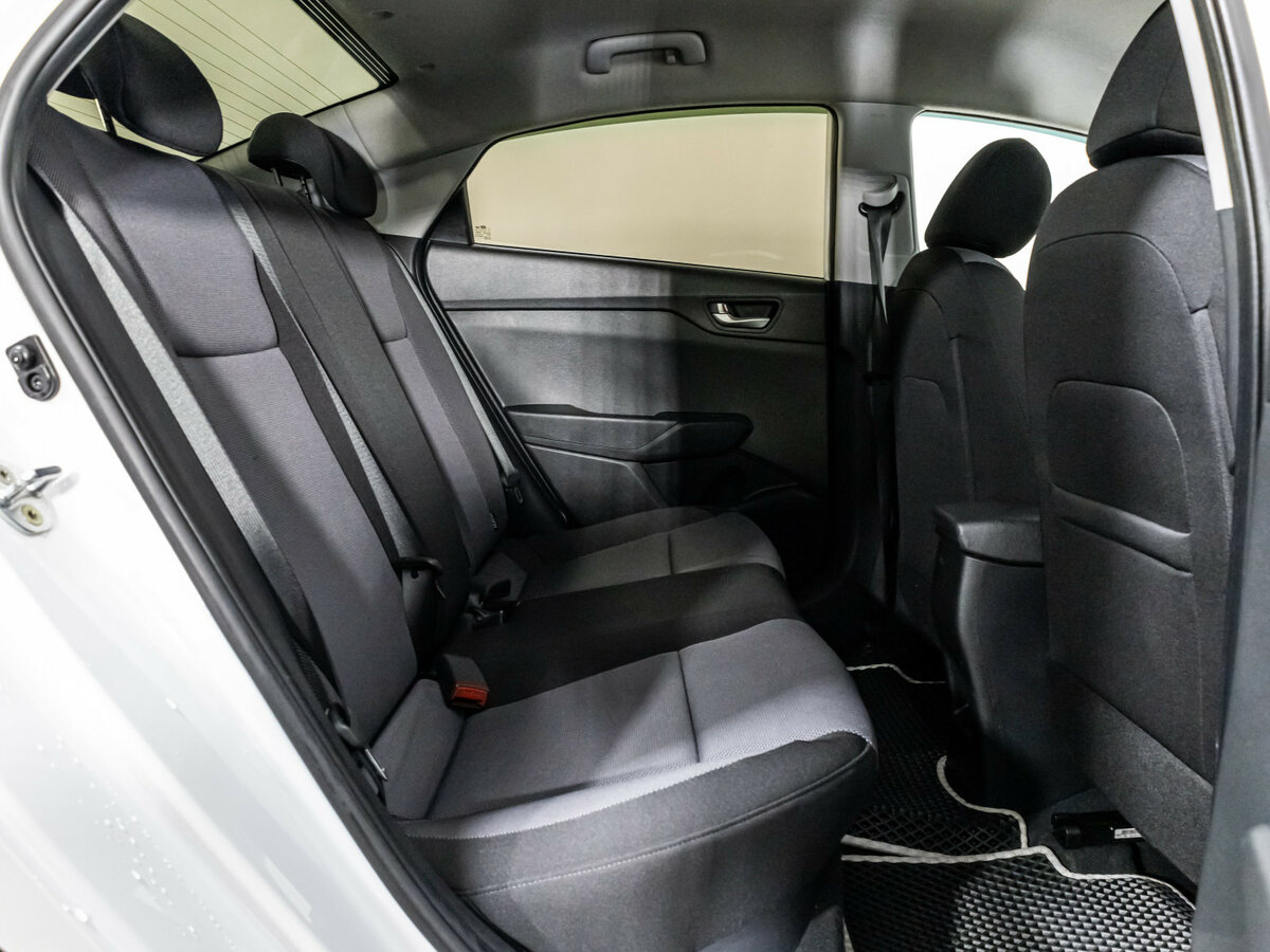 Hyundai Solaris с пробегом — 2021 год. Фото: #15