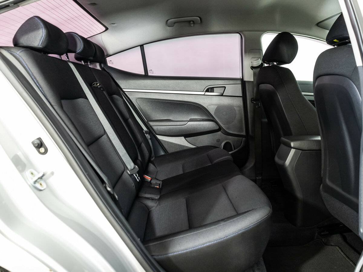 Hyundai Elantra с пробегом — 2016 год. Фото: #12