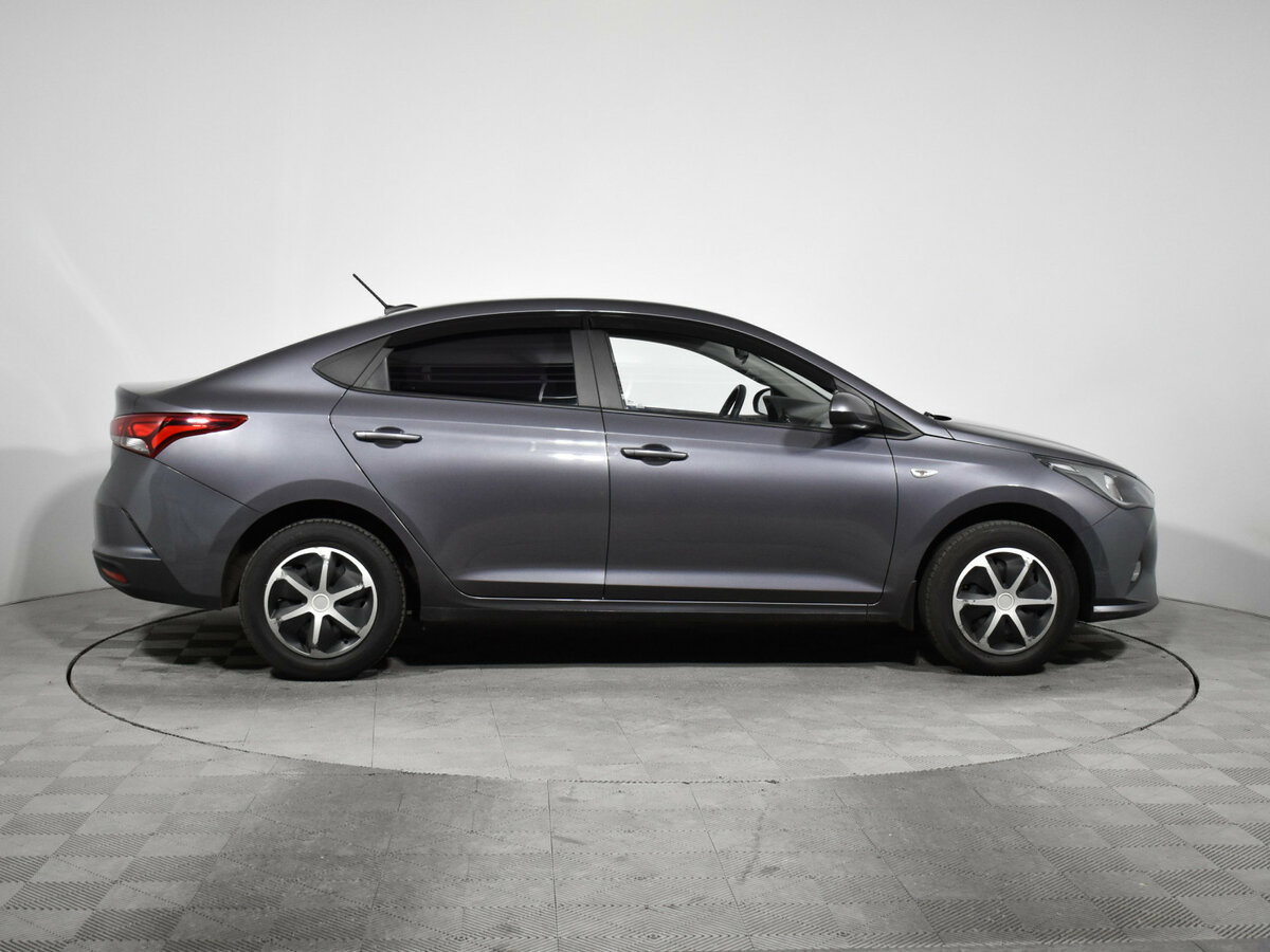 Hyundai Solaris с пробегом — 2021 год. Фото: #3