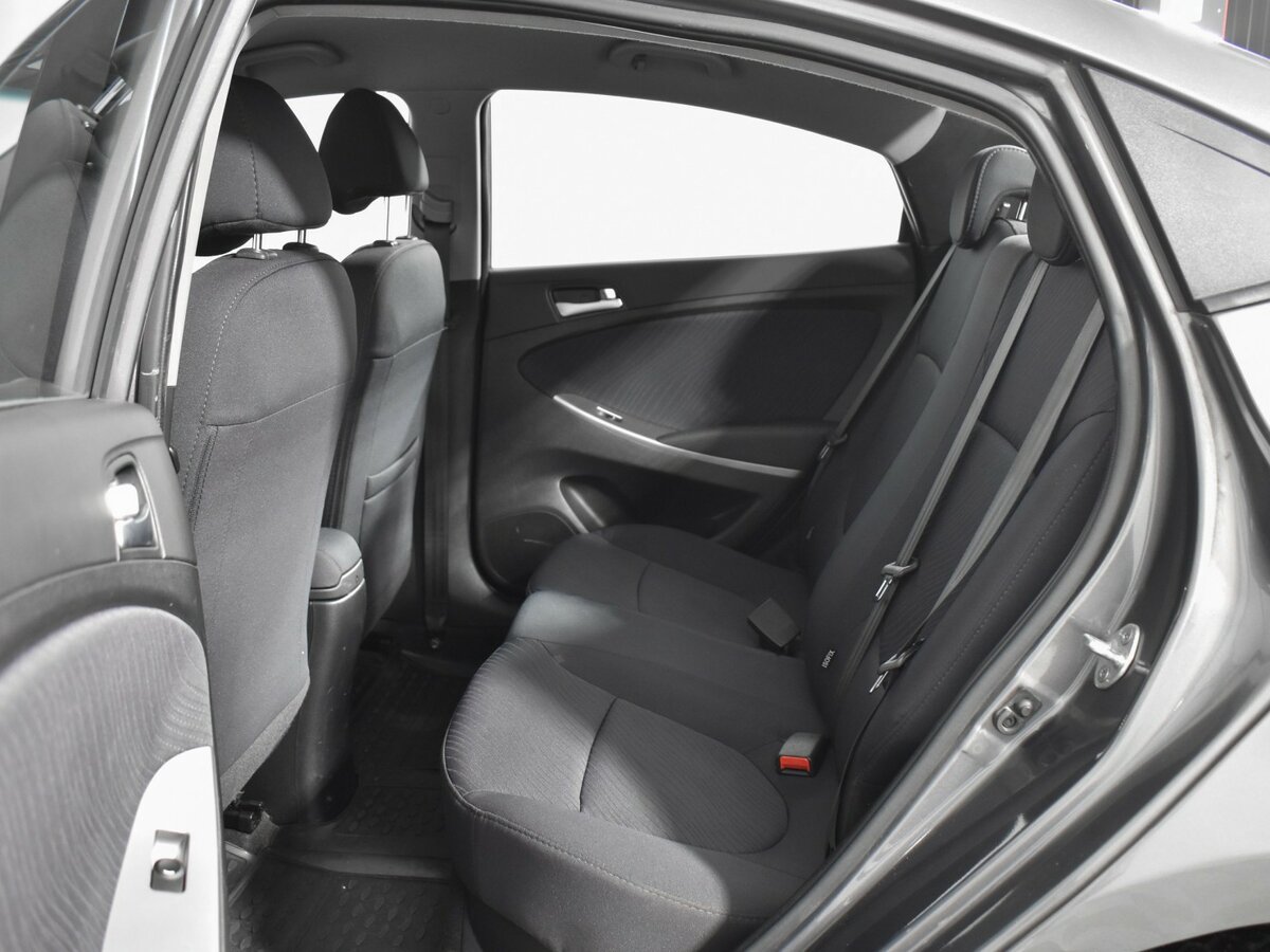 Hyundai Solaris с пробегом — 2016 год. Фото: #11