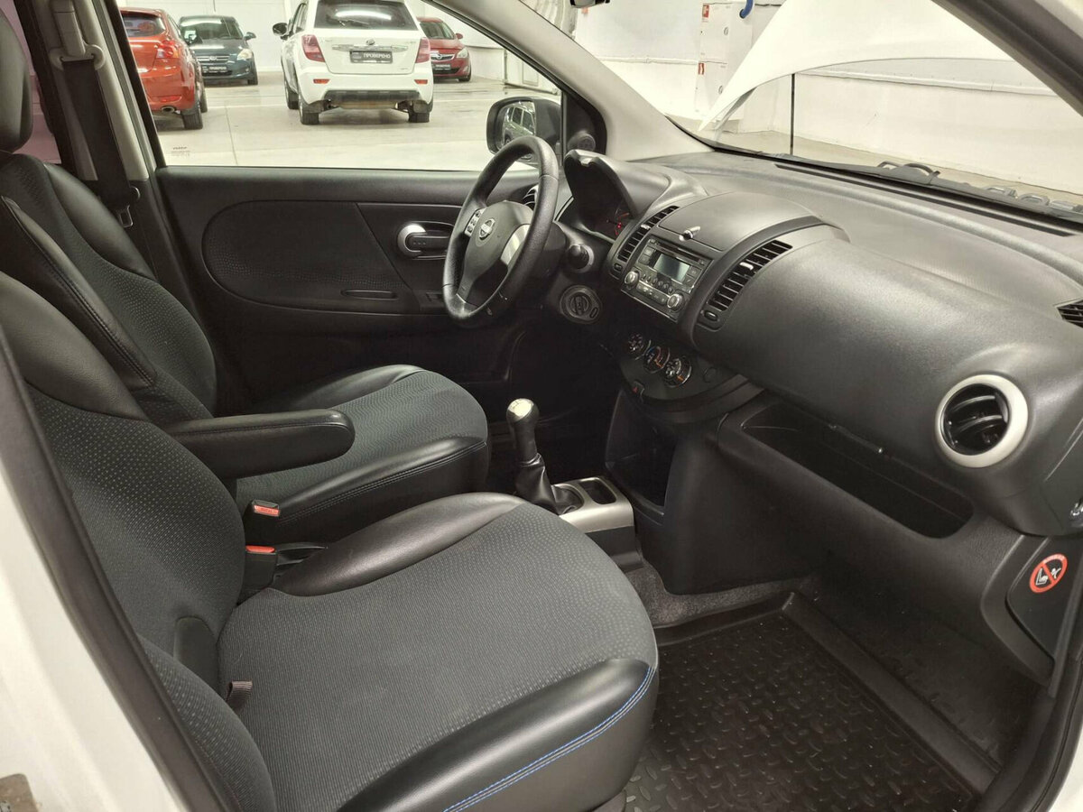 Nissan Note с пробегом — 2012 год. Фото: #10