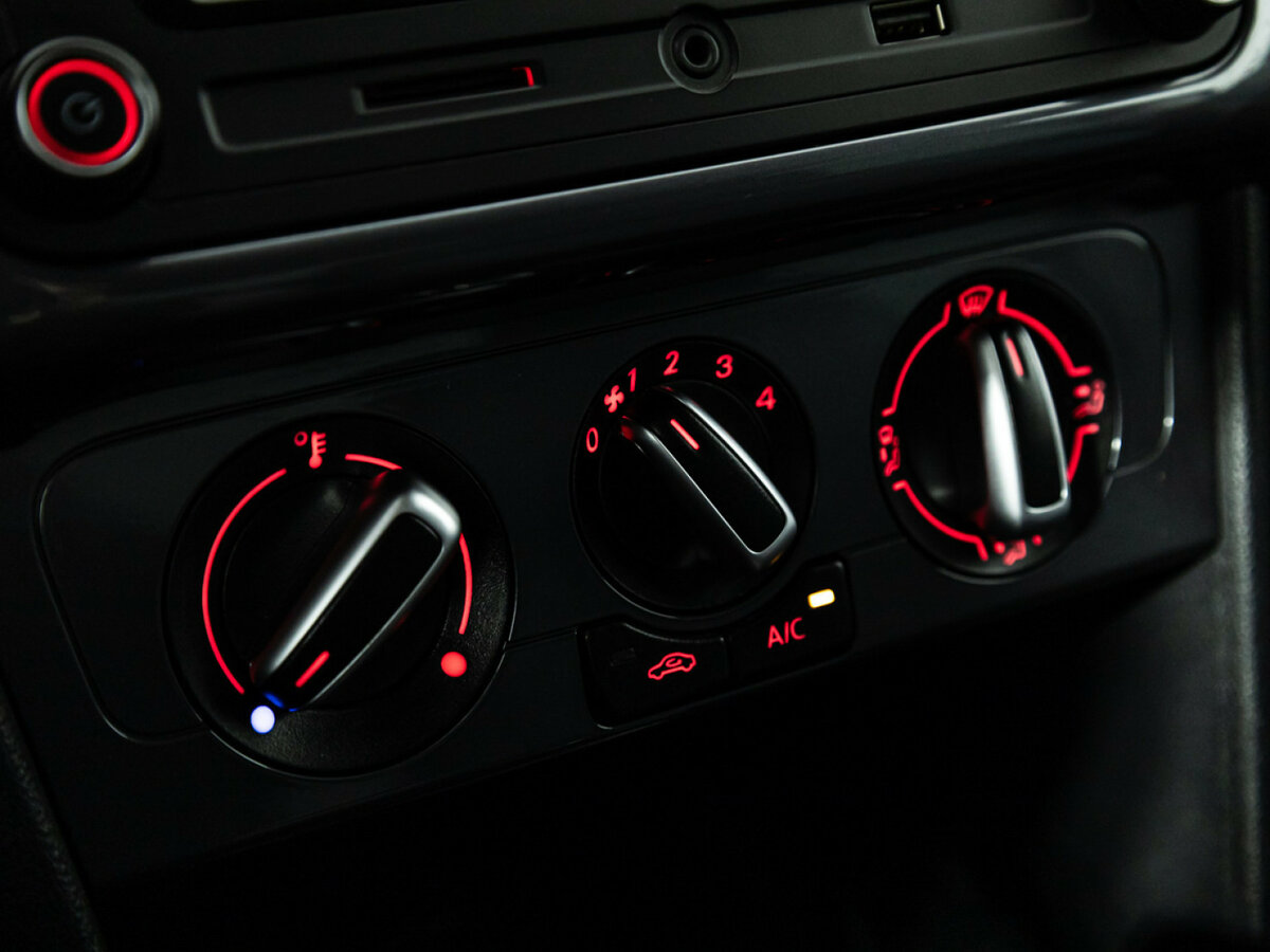 Volkswagen Polo с пробегом — 2020 год. Фото: #15